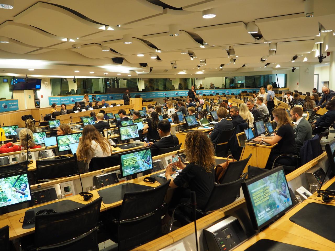 Over 100 stakeholders gather in Brussels to advance Living Incomes and Living Wages